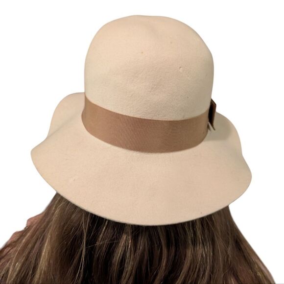 Beltmar women's vintage cream hat with ribbon feather details flawed - Picture 2 of 10